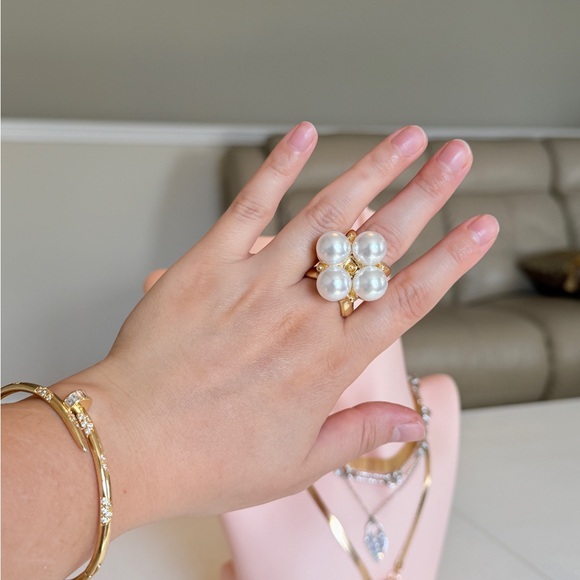 Zara Jewelry - Elegant Gold Pearl Cluster Ring - White Pearls